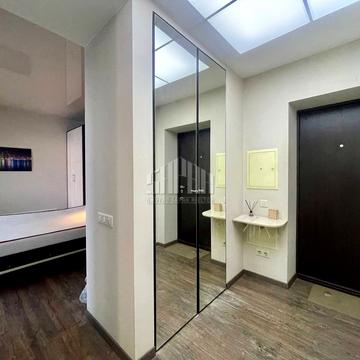 Павла Тичини просп., 4