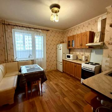 Григорія Ващенка вул., 1