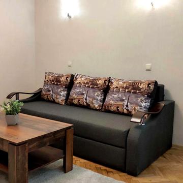 Андрія Малишка вул., 21-Б