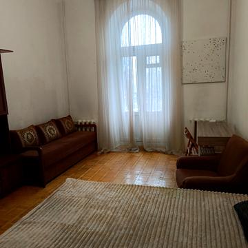 Володимирська вул., 40/2