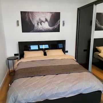 Ділова вул. (Димитрова), 1/2