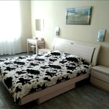 Театральний пров. (Чайковського), 12