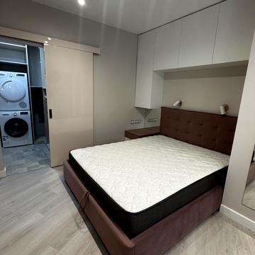 Зарічна вул., 4