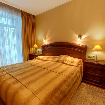 Князів Острозьких вул. (Московська), 37/2