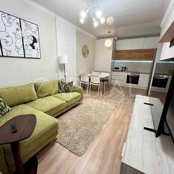 Салютна вул., (Будинок 02301-02303)