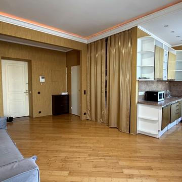 Шовковична вул., 13/2