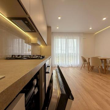 Вячеслава Чорновола вул., (Будинок 36)