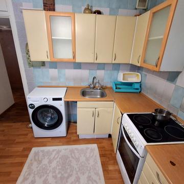 Голосіївський просп. (40-річчя Жовтня), 11