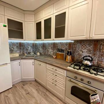 Набережна Перемоги вул., 62