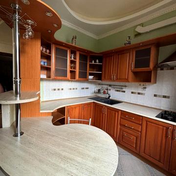 Прорізна вул., 10