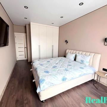 Вячеслава Чорновола вул., 94-Е