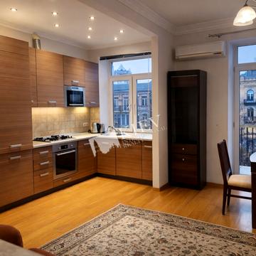 Івана Франка вул., 7