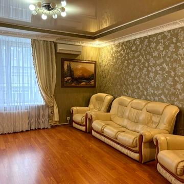 Академіка Ющенка вул., 10