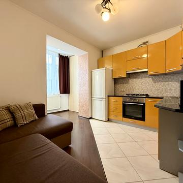 Василя Симоненка вул., 20