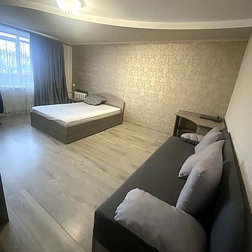 Короля Данила вул., 44