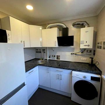 Дмитра Яворницького просп. (Карла Маркса), 4