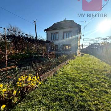 Центральна, 80