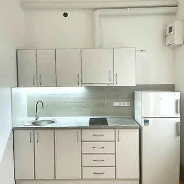 Гетьмана Мазепи вул., 12