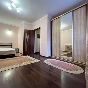 Володимира Великого вул., 14