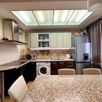 Віталія Шума вул. (Карла Маркса), 2в