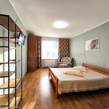 Бориса Антоненка-Давидовича вул., 1