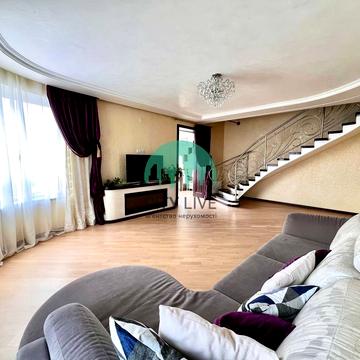 Двірська вул., 32