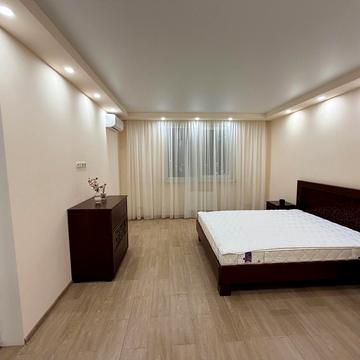 Ревуцького вул., 40-Г