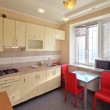 Євгена Котляра вул. (Червоноармійська), 12