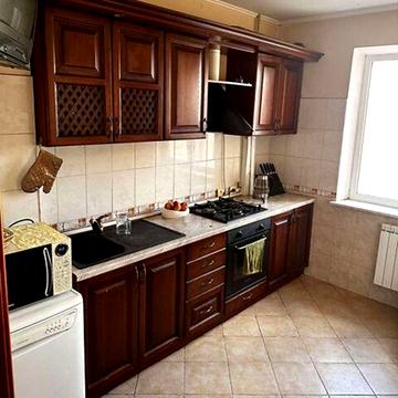 Бережанська вул., 12