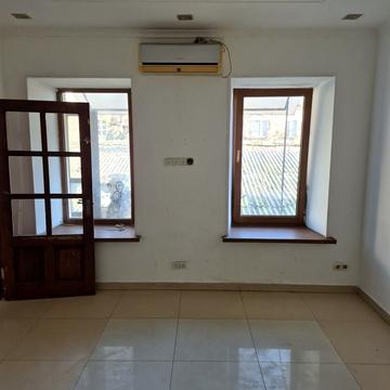 Болгарська вул., 67