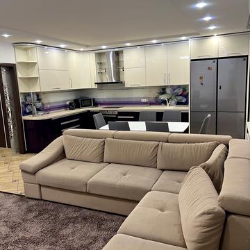 Золотоустівська вул., 30