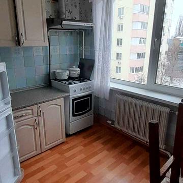 Бахмацька вул., 18