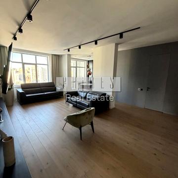 Андрія Верхогляда вул. (Михайла Драгомирова), 17