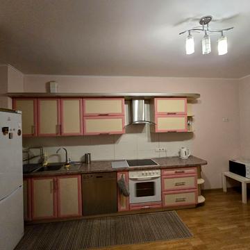 Ніжинська вул., 5