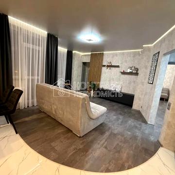 Героїв Харкова просп. (Московський), 162