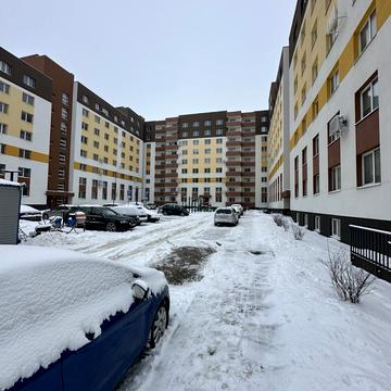 Героїв Крут вул., (Будинок 3)