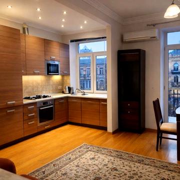 Івана Франка вул., 7