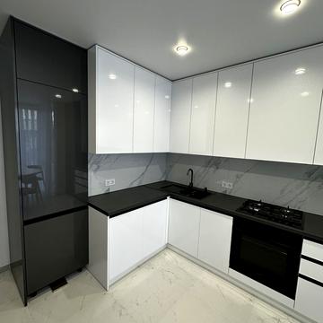 Степана Бандери вул., 77-Б