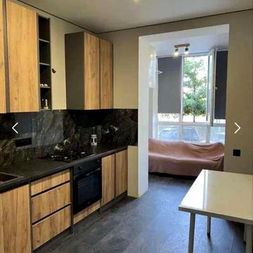 Воронківська вул., 5