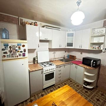 Стадіонний проїзд, 21