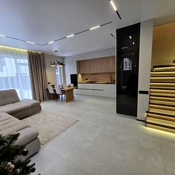 Райдужна вул., 30