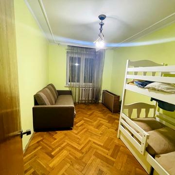 Віктора Чукаріна вул., 12