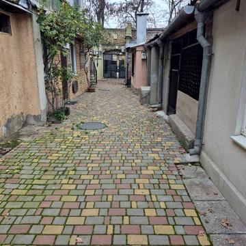 Болгарська вул., 67