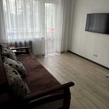 Юності вул., 9