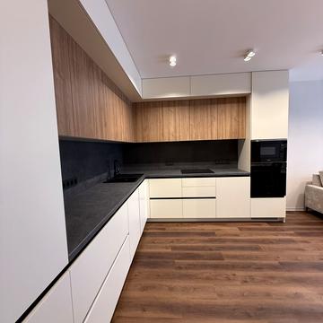 Родини Крістерів вул., 16