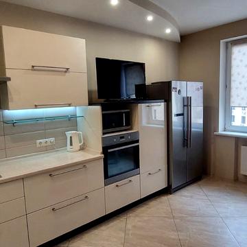 Дмитрівська вул., 75