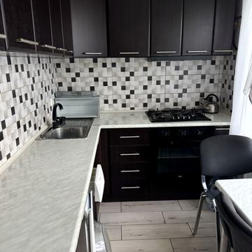 Юності вул., 9