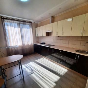 Перлинна вул., 7