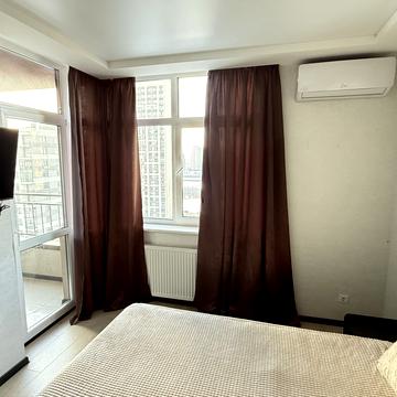 Європейського Союзу просп. (Правди), 43-Б