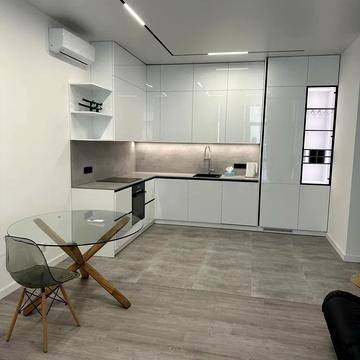 Кучеревського бульв., 1